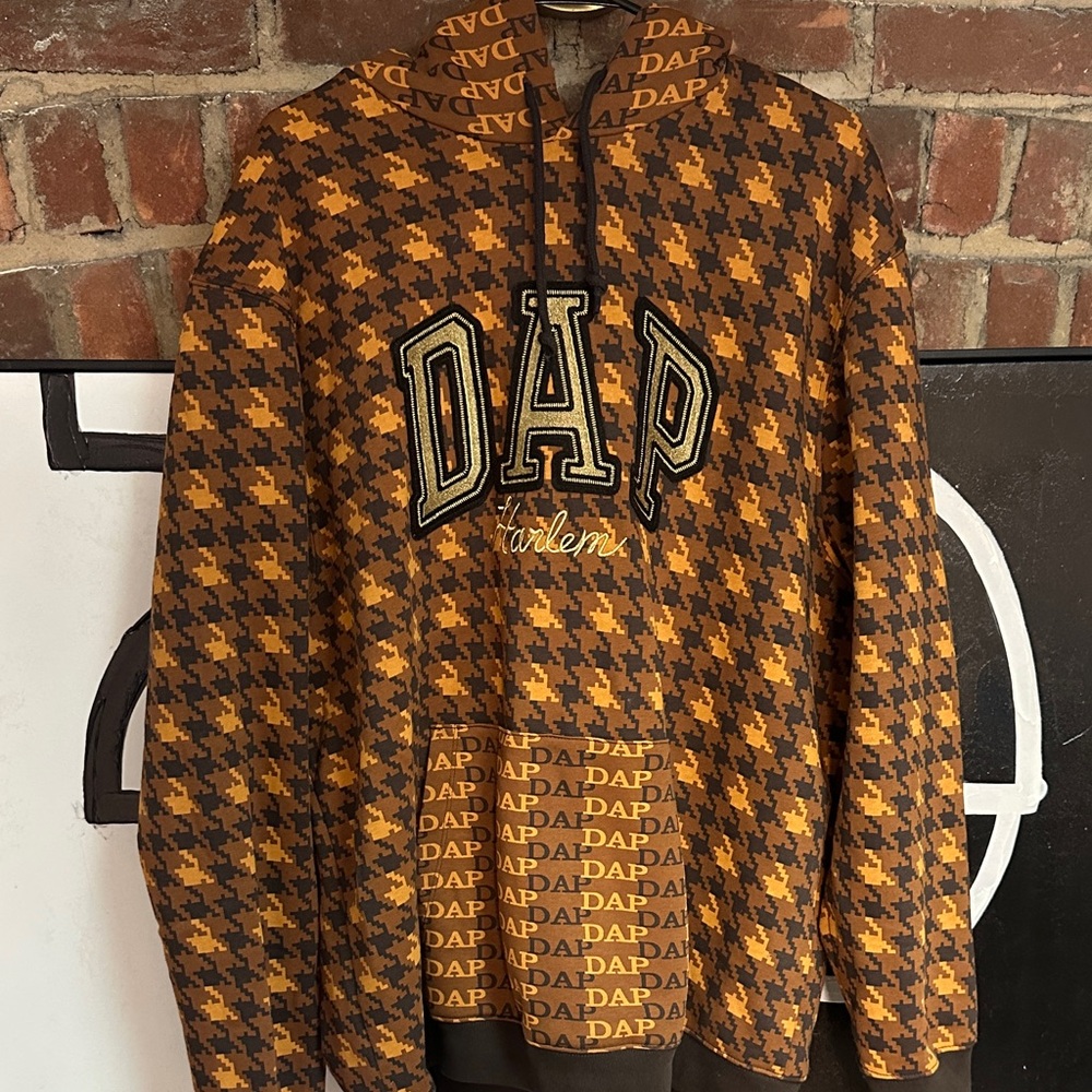 GAP Brown and Orange Houndstooth Sweater
